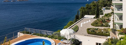 Hotel More