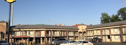 Super 8 By Wyndham San Antonio Downtown Alamo
