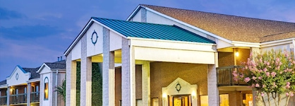 Days Inn By Wyndham Mooresville Lake Norman
