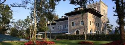 Castillo Del Bosque La Zoreda
