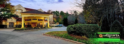 La Quinta Inn & Suites Raleigh Crabtree