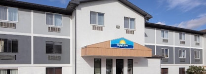 Super 8 By Wyndham Omaha West Dodge