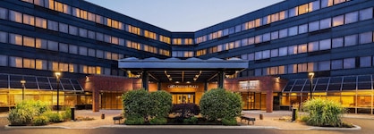 Crowne Plaza Edison By Ihg