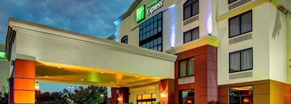 Holiday Inn Express Richmond Airport By Ihg