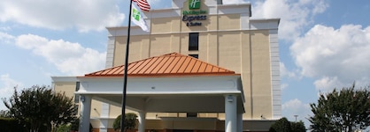 Holiday Inn Express Hotel & Suites Wilmington-University Ctr By Ihg