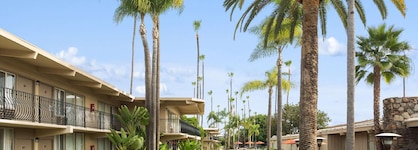 Ramada San Diego North Hotel & Conference Center