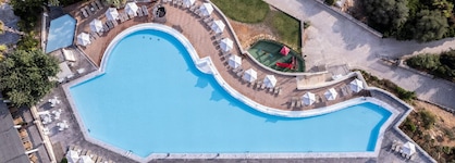 Louis Apostolata Resort And Spa