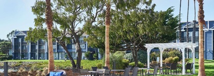 DoubleTree by Hilton Hotel Berkeley Marina