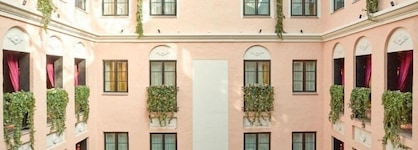 Mj's Hotel