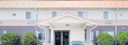 Days Inn & Suites By Wyndham Fargo 19Th Ave Airport Dome