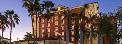 Embassy Suites By Hilton Fort Myers Estero