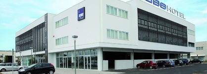 Hotel Cube