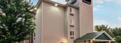 Hometowne Studios & Suites By Red Roof Bentonville