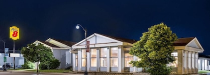 Super 8 By Wyndham La Crosse