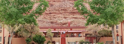 Aarchway Inn