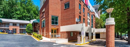 Red Lion Hotel Arlington Rosslyn   Iwo Jima