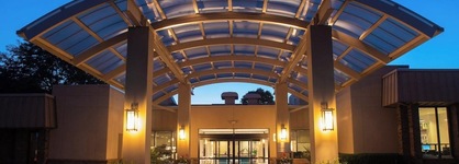 Sheraton Milwaukee Brookfield Hotel