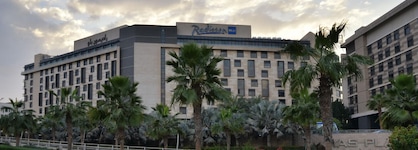 Yas Plaza Mangroves by IHG