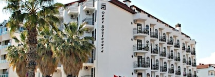 Boulevard Hotel