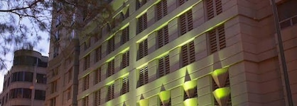 Courtyard By Marriott Chicago Downtown River North