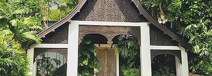 Mom Tri's Villa Royale
