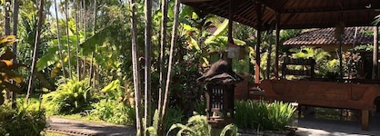 Bumi Ayu Bungalows