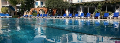 Green Bungalows Hotel Apartments