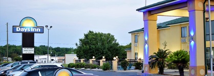 Days Inn By Wyndham Montgomery