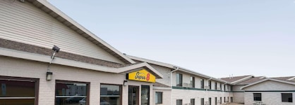 Super 8 By Wyndham Fargo I-29 West Acres Mall