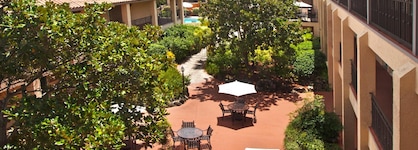 Red Roof PLUS+ & Suites Tampa