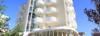 Salus Smart & Chic Hotel