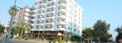 Suite Laguna Hotel