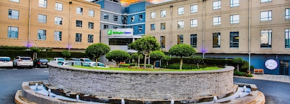 Holiday Inn Express Sandton Woodmead By Ihg
