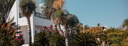 Lambis Studios & Apartments