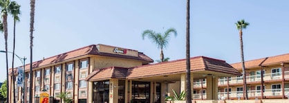 Super 8 By Wyndham Anaheim Disneyland Drive
