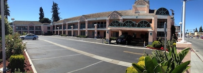 Atherton Park Inn & Suites