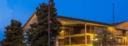 Super 8 By Wyndham Metairie
