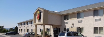 Super 8 By Wyndham Colorado Springs Airport