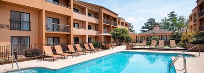 Courtyard By Marriott Savannah Midtown