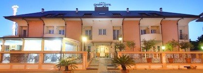 Regent Beach Hotel & Apartments