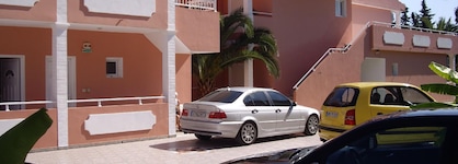Angelina Hotel & Apartments