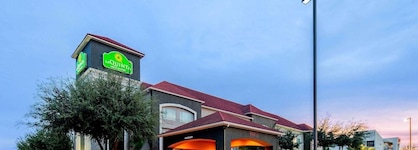 La Quinta Inn & Suites By Wyndham Mission At West Mcallen