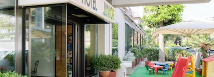 Hotel Junior