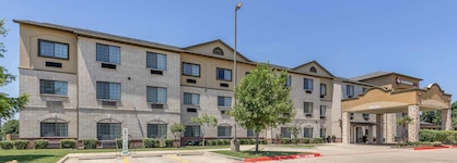 Best Western Plus Mansfield Inn & Suites