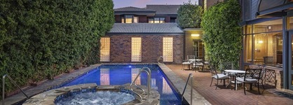 Adelaide Inn