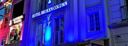 Hotel Broken Column