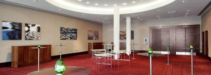 Hilton Reading