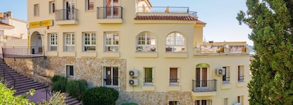 Apartaments Ar Monjardí