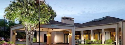 Courtyard By Marriott Atlanta Windy Hill Ballpark