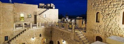 Kasr-I Nehroz Hotel